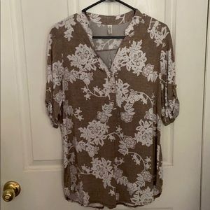 Never worn super cute blouse!